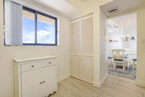 Condo in Jupiter, Florida, 2 bedrooms № 2147175 - photo 15