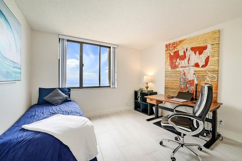 Condo in Jupiter, Florida, 2 bedrooms № 2147175 - photo 24