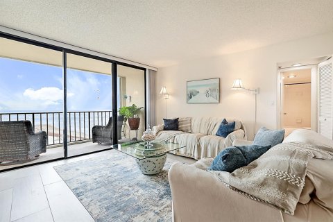 Condo in Jupiter, Florida, 2 bedrooms № 2147175 - photo 2