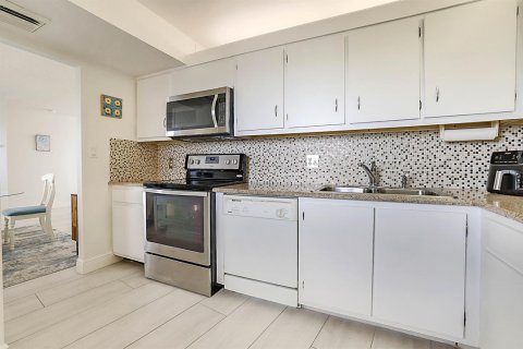 Condo in Jupiter, Florida, 2 bedrooms № 2147175 - photo 14