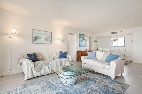 Condo in Jupiter, Florida, 2 bedrooms № 2147175 - photo 4