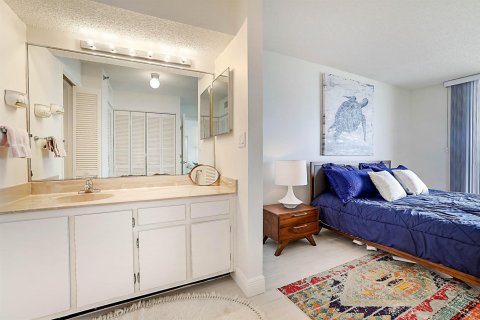 Condo in Jupiter, Florida, 2 bedrooms № 2147175 - photo 19