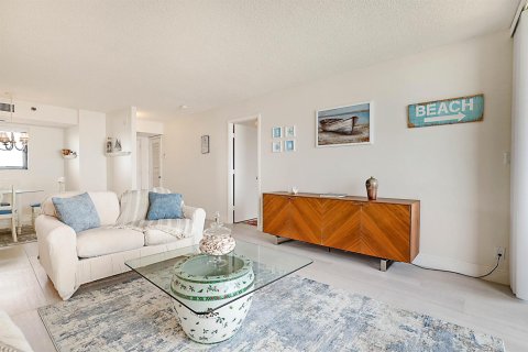 Condo in Jupiter, Florida, 2 bedrooms № 2147175 - photo 5