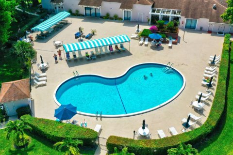 Condominio en alquiler en Delray Beach, Florida, 2 dormitorios, 85.47 m2 № 1102075 - foto 1