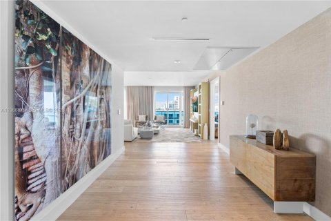 Condo in Miami Beach, Florida, 3 bedrooms № 2081349 - photo 3