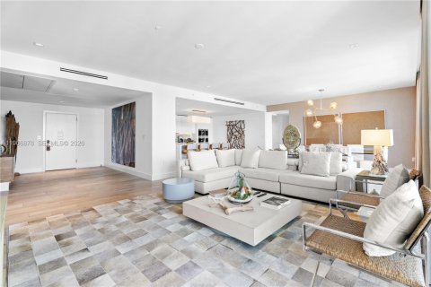 Condo in Miami Beach, Florida, 3 bedrooms № 2081349 - photo 4