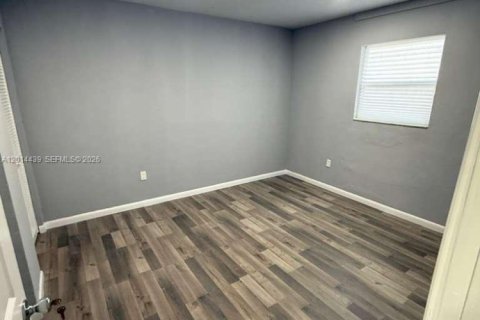 Casa en alquiler en Miami Gardens, Florida, 3 dormitorios, 231.14 m2 № 2076537 - foto 24