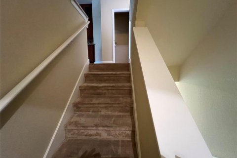 Townhouse in Dunedin, Florida 3 bedrooms, 217.39 sq.m. № 2284022 - photo 12