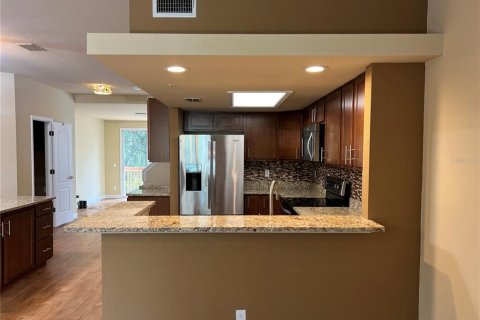 Townhouse in Dunedin, Florida 3 bedrooms, 217.39 sq.m. № 2284022 - photo 21