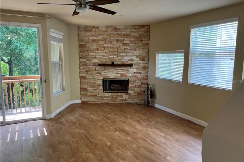 Townhouse in Dunedin, Florida 3 bedrooms, 217.39 sq.m. № 2284022 - photo 14