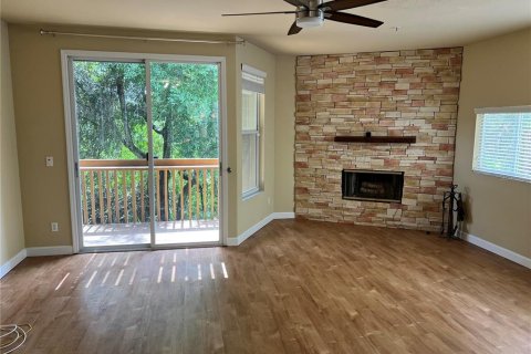 Townhouse in Dunedin, Florida 3 bedrooms, 217.39 sq.m. № 2284022 - photo 13