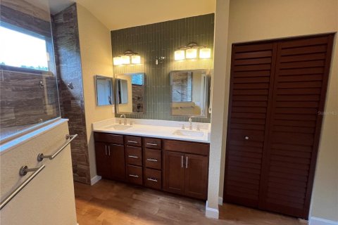 Townhouse in Dunedin, Florida 3 bedrooms, 217.39 sq.m. № 2284022 - photo 30