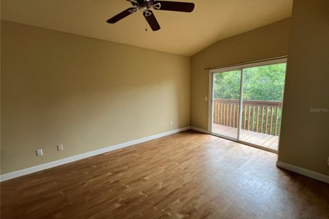 Townhouse in Dunedin, Florida 3 bedrooms, 217.39 sq.m. № 2284022 - photo 24
