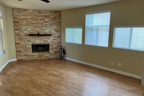 Townhouse in Dunedin, Florida 3 bedrooms, 217.39 sq.m. № 2284022 - photo 15