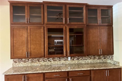 Townhouse in Dunedin, Florida 3 bedrooms, 217.39 sq.m. № 2284022 - photo 16