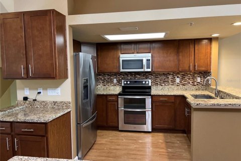 Townhouse in Dunedin, Florida 3 bedrooms, 217.39 sq.m. № 2284022 - photo 18