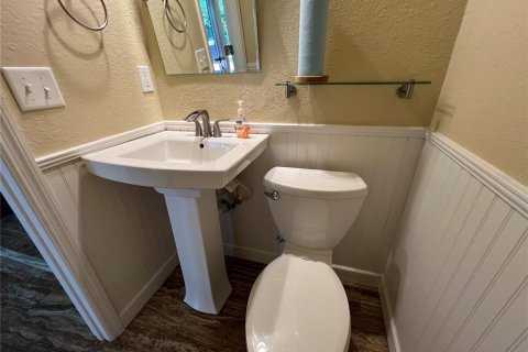 Townhouse in Dunedin, Florida 3 bedrooms, 217.39 sq.m. № 2284022 - photo 10