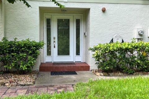 Townhouse in Dunedin, Florida 3 bedrooms, 217.39 sq.m. № 2284022 - photo 3