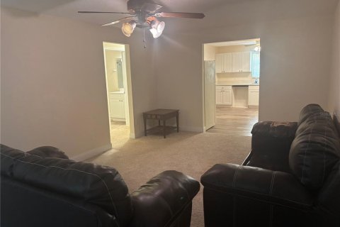 House in Jacksonville, Florida 2 bedrooms, 122.26 sq.m. № 2195794 - photo 4