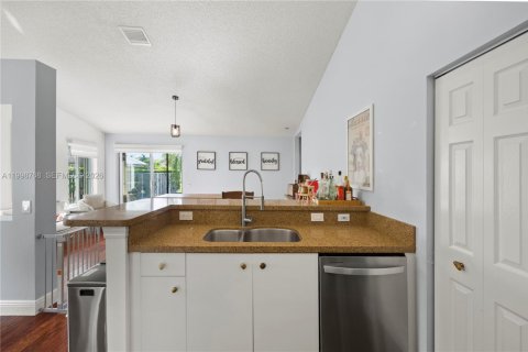 Casa en venta en Weston, Florida, 3 dormitorios, 142.42 m2 № 2060909 - foto 27