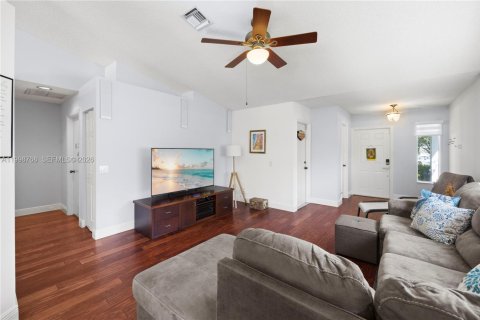 Casa en venta en Weston, Florida, 3 dormitorios, 142.42 m2 № 2060909 - foto 13