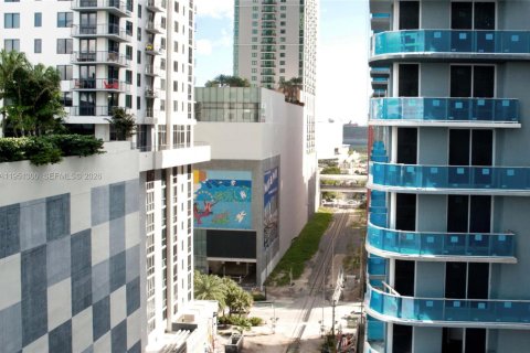 Condo in Miami, Florida, 2 bedrooms  № 2009926 - photo 26
