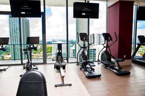 Condo in Miami, Florida, 2 bedrooms  № 2009926 - photo 30