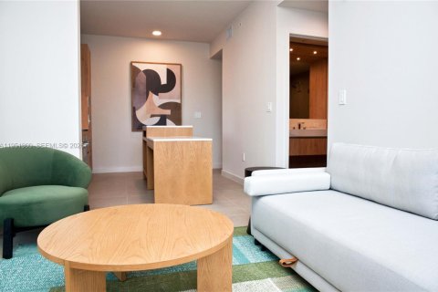 Condo in Miami, Florida, 2 bedrooms  № 2009926 - photo 14