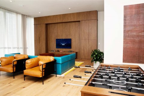 Condo in Miami, Florida, 2 bedrooms  № 2009926 - photo 29