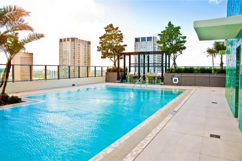 Condo in Miami, Florida, 2 bedrooms  № 2009926 - photo 5