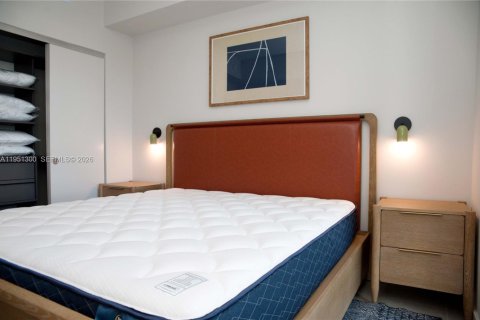 Condo in Miami, Florida, 2 bedrooms  № 2009926 - photo 20