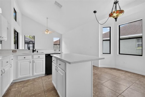 Villa ou maison à vendre à Orlando, Floride: 4 chambres, 224.64 m2 № 2156016 - photo 4