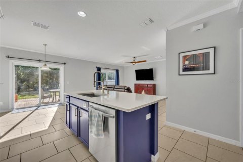 Casa en venta en Clermont, Florida, 5 dormitorios, 264.68 m2 № 1584429 - foto 14