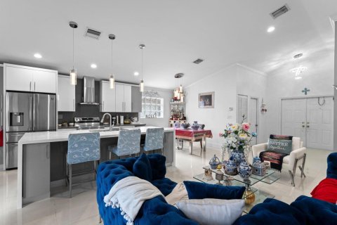 Villa ou maison à vendre à Pembroke Pines, Floride: 3 chambres, 134.99 m2 № 2084310 - photo 6