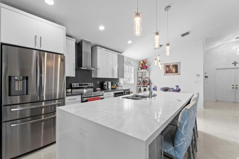 Villa ou maison à vendre à Pembroke Pines, Floride: 3 chambres, 134.99 m2 № 2084310 - photo 2