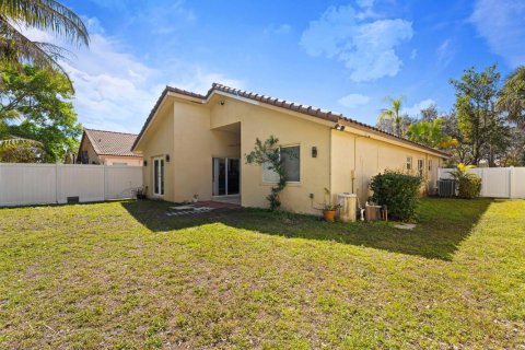 Villa ou maison à vendre à Pembroke Pines, Floride: 3 chambres, 134.99 m2 № 2084310 - photo 19