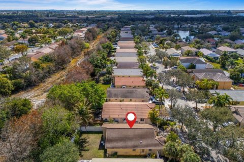 Villa ou maison à vendre à Pembroke Pines, Floride: 3 chambres, 134.99 m2 № 2084310 - photo 21