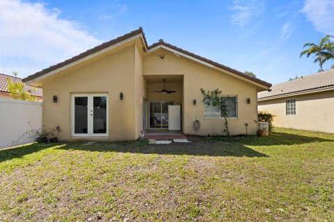Villa ou maison à vendre à Pembroke Pines, Floride: 3 chambres, 134.99 m2 № 2084310 - photo 18