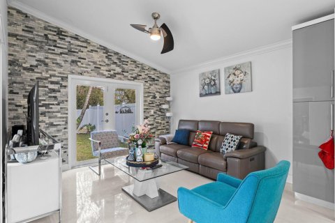 Villa ou maison à vendre à Pembroke Pines, Floride: 3 chambres, 134.99 m2 № 2084310 - photo 8