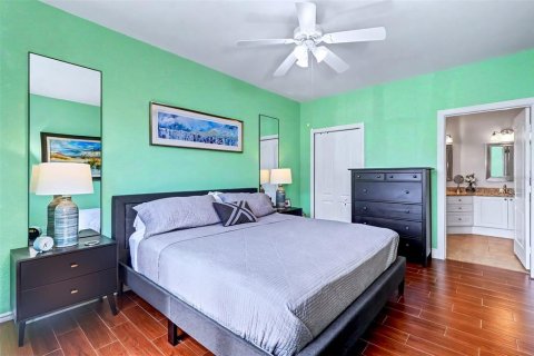Condo in Clearwater, Florida, 2 bedrooms № 2197415 - photo 18