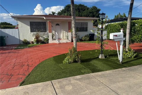 Casa en venta en Miami, Florida, 3 dormitorios, 98.48 m2 № 1929364 - foto 1