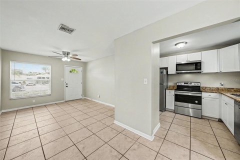 Casa en venta en Tampa, Florida, 3 dormitorios, 86.96 m2 № 2093640 - foto 4