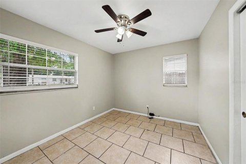 Casa en venta en Tampa, Florida, 3 dormitorios, 86.96 m2 № 2093640 - foto 10