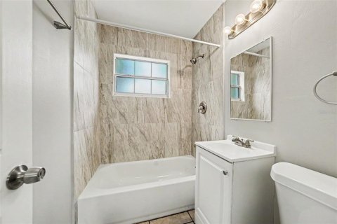 Casa en venta en Tampa, Florida, 3 dormitorios, 86.96 m2 № 2093640 - foto 15