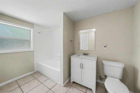 Casa en venta en Tampa, Florida, 3 dormitorios, 86.96 m2 № 2093640 - foto 16