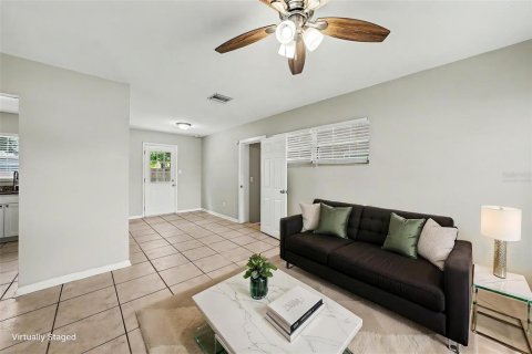 Casa en venta en Tampa, Florida, 3 dormitorios, 86.96 m2 № 2093640 - foto 5