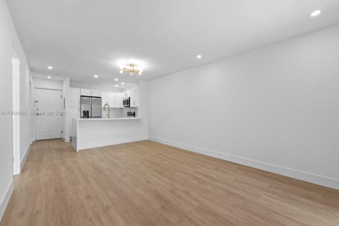Condominio en venta en Miami, Florida, 1 dormitorio, 66.15 m2 № 2026263 - foto 6