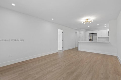 Condominio en venta en Miami, Florida, 1 dormitorio, 66.15 m2 № 2026263 - foto 5