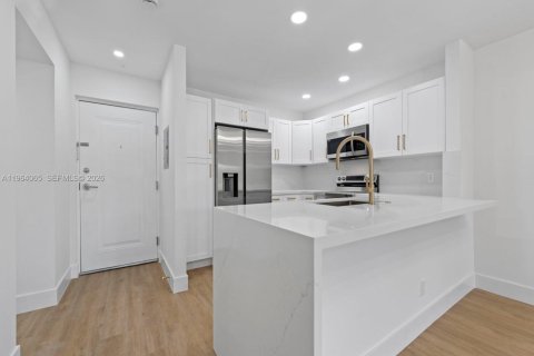 Condominio en Miami, Florida, 1 dormitorio № 2026263