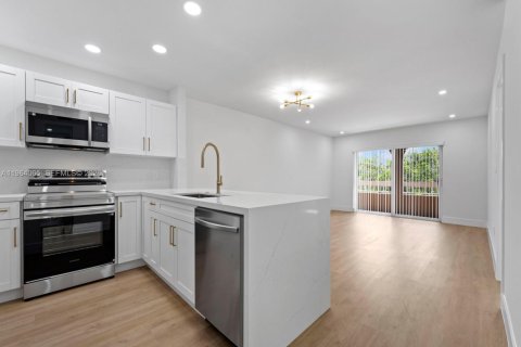 Condominio en venta en Miami, Florida, 1 dormitorio, 66.15 m2 № 2026263 - foto 3